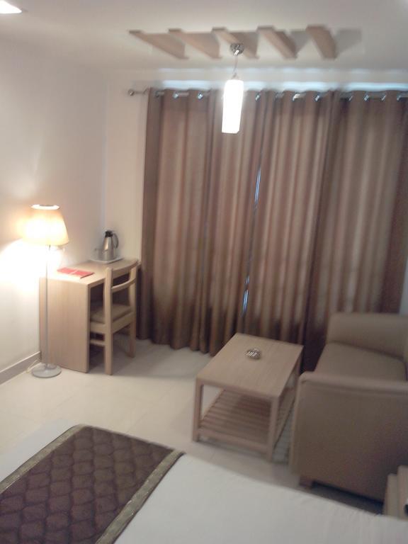 Hotel Crown Palace Allāhābād Junction 部屋 写真